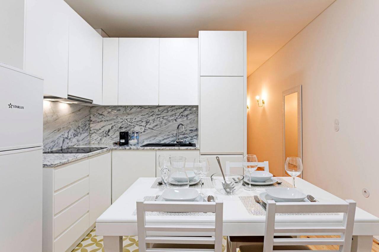Loios 1Br Flat Downtown By Lovelystay بورتو المظهر الخارجي الصورة