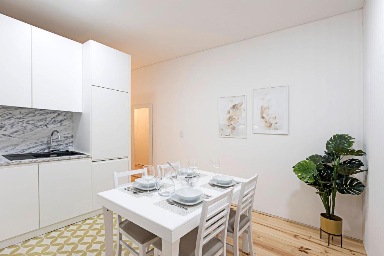 Loios 1Br Flat Downtown By Lovelystay بورتو المظهر الخارجي الصورة