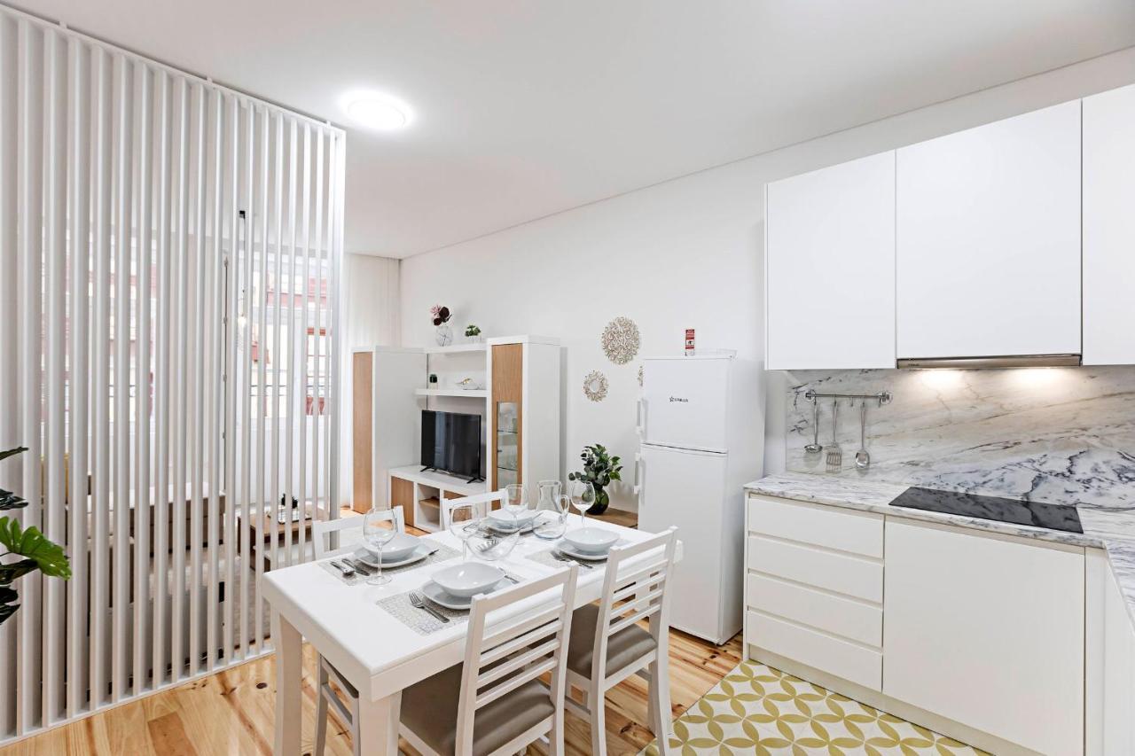 Loios 1Br Flat Downtown By Lovelystay بورتو المظهر الخارجي الصورة